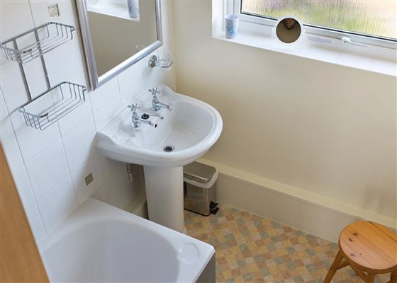 Meadow Bath Shower over